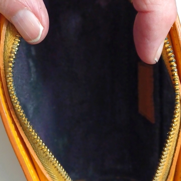 Louis Vutton Epi Dauphine Leather Cosmetic Pouch Bag ๐๐๐ฅ - Picture 9 of 9